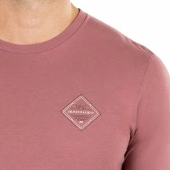 Travis Mathew Pick Up Line Tee -Golf Shirts Shop travis mathew pick up line tee roan rouge 03 16613.1671650386